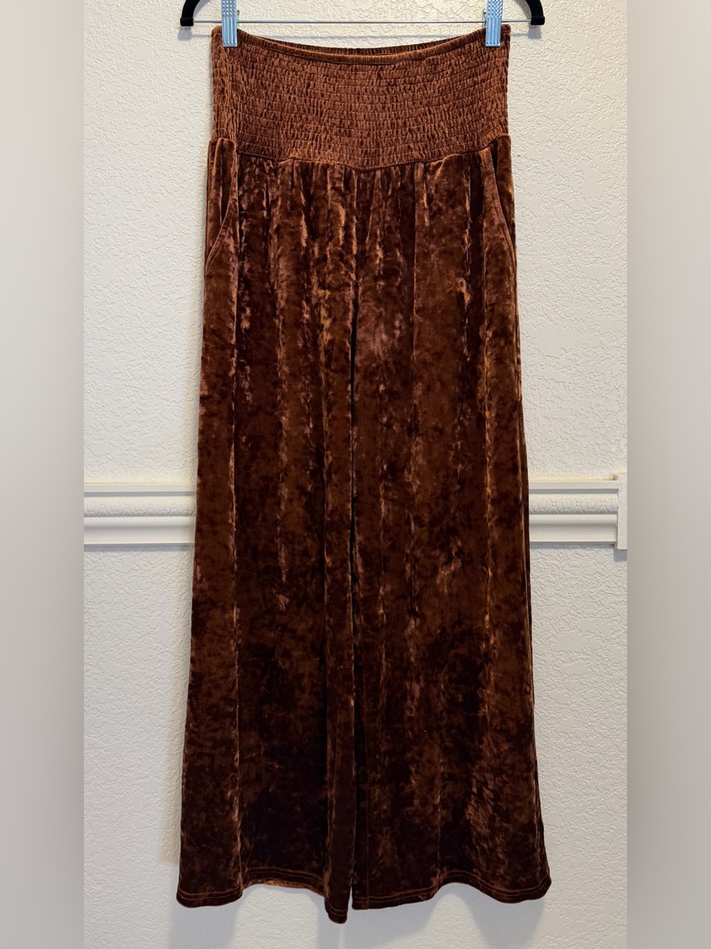 CUPSHE Brown Crushed Velvet Smocked Waist Wide Leg Palazzo Pants - Picture 4 of 5